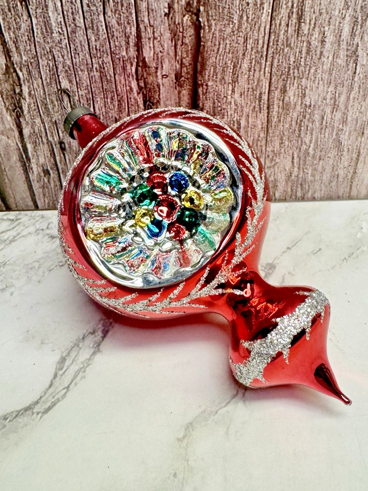 VTG Glass Snowflake Pictured Indent Reflector Finial Drop Christmas Ornament Red