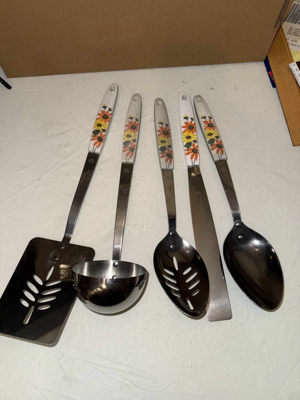VTG 60s-70\'s Ecko Country Floral Stainless Steel Cooking Utensil 5 Piece Set.