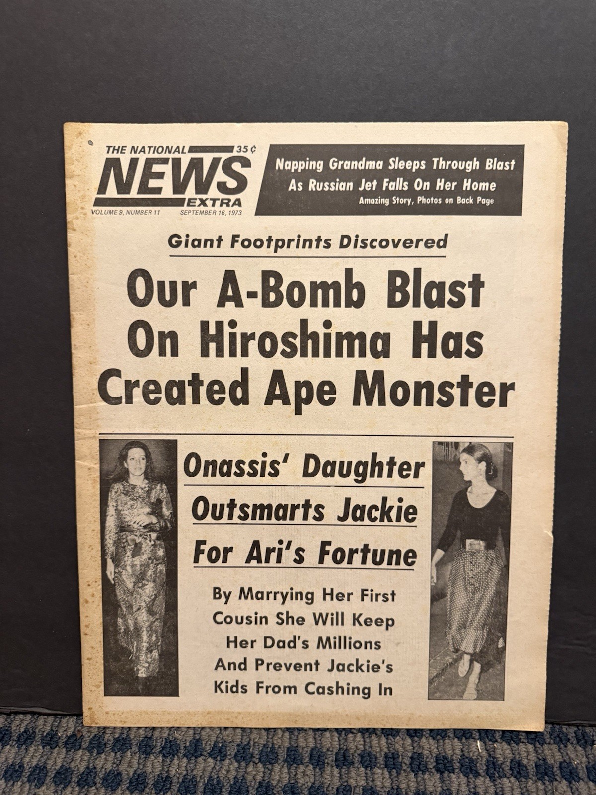 1973 The National News Extra Newspaper, Ari Onassis Daughter, Jackie O (VRN10L)