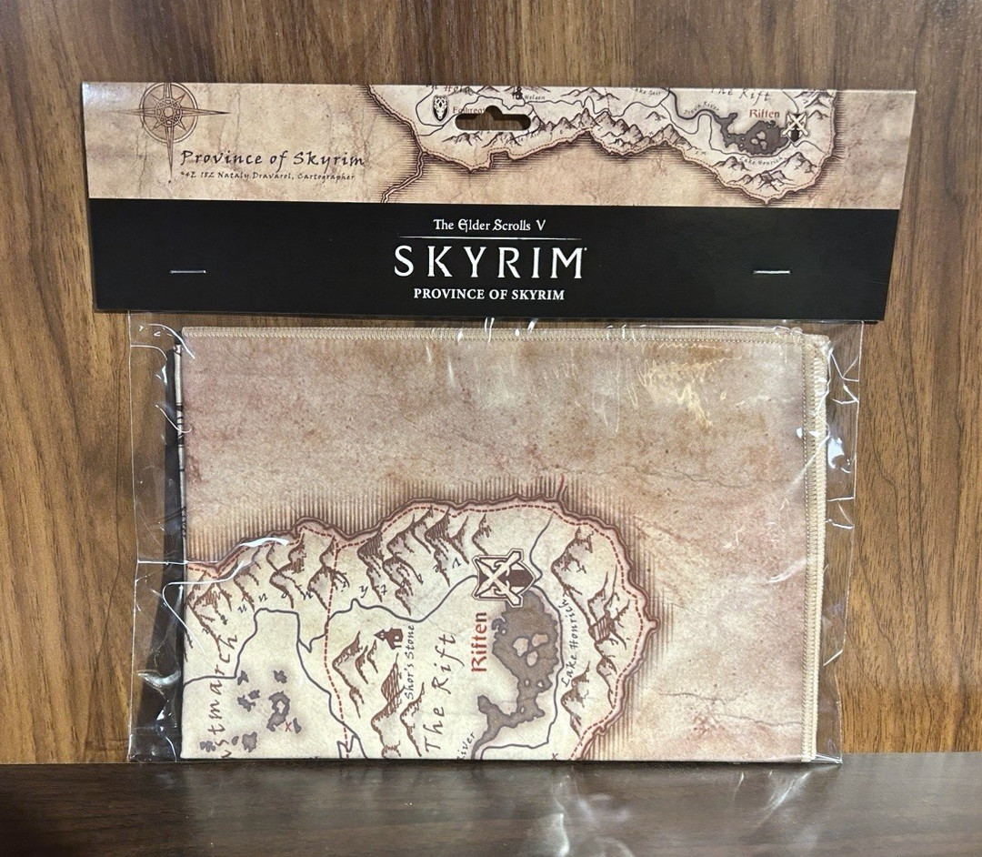 The Elder Scrolls V Textile Pin Series Cloth Map Display  BRAND NEW *MAP ONLY*