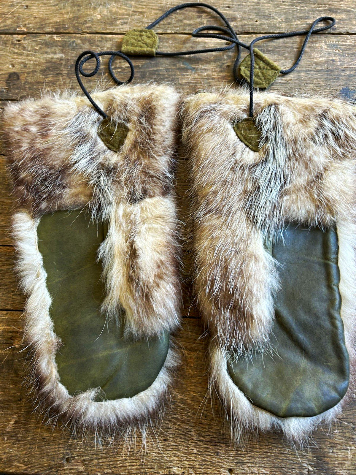 Vintage WWII US Army Air Corps Fur Mittens Alaska Cold Weather Flight Gloves
