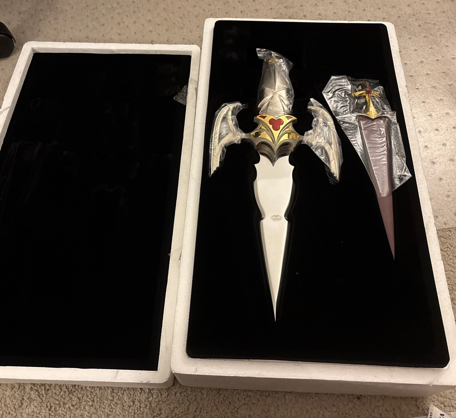 Vintage Dracula “legend Of The Vampires Curse” franklin mint knife collection