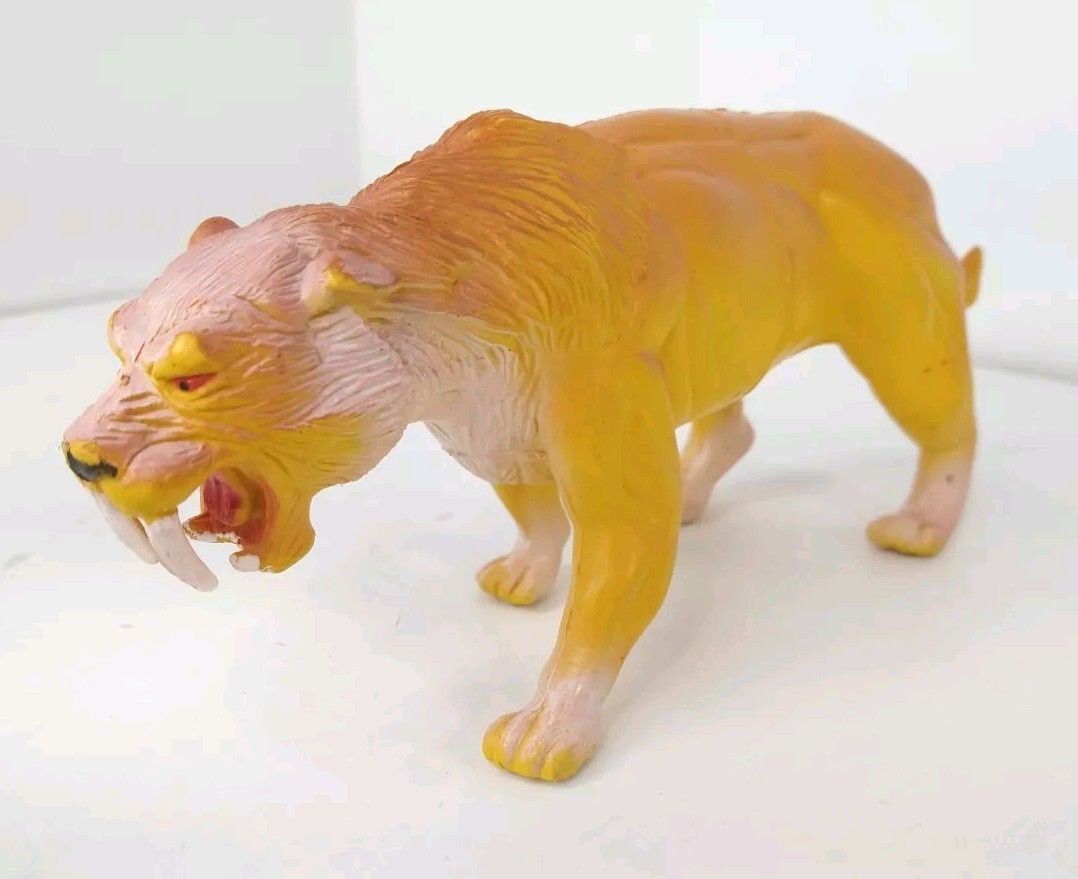 Vintage Imperial Toy Sabertooth Tiger Cat 1989 Prehistoric Yellow Orange Mammal