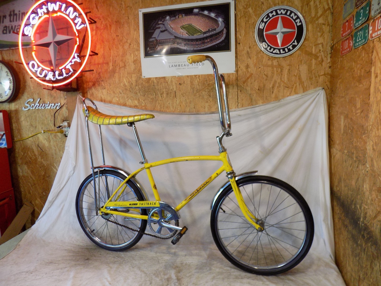 1970 SCHWINN STINGRAY FASTBACK VINTAGE MUSCLE BIKE KRATE YELLOW BANANA SEAT 70