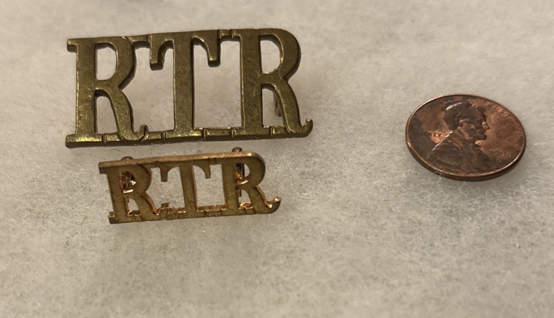 Pair Of Assorted BRITISH MILITARY CAP BADGES Royal Tank Regiment Collar Title