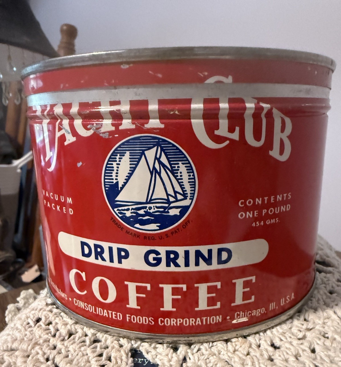 VINTAGE  YACHT CLUB #1 KEYWIND COFFEE TIN COOL GRAPHICS