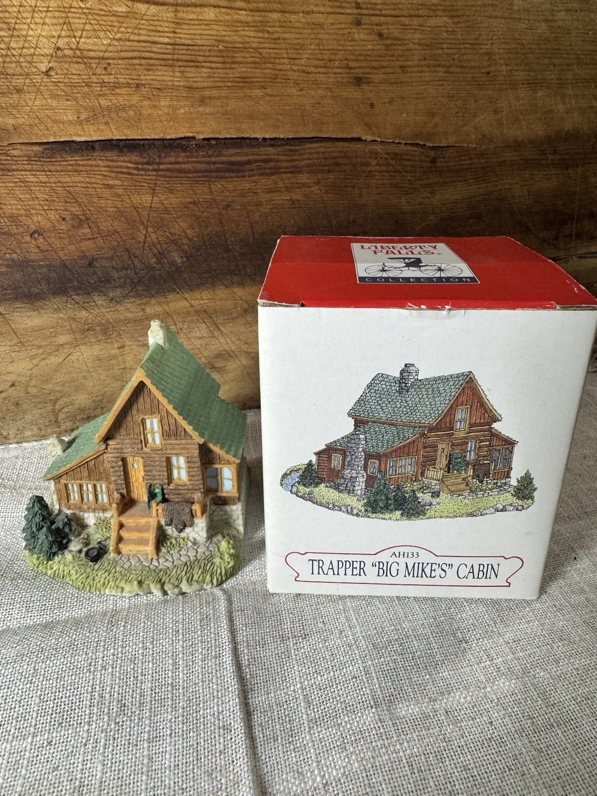 Liberty Falls Americana Collection Trapper “Big Mike’s” Cabin Christmas