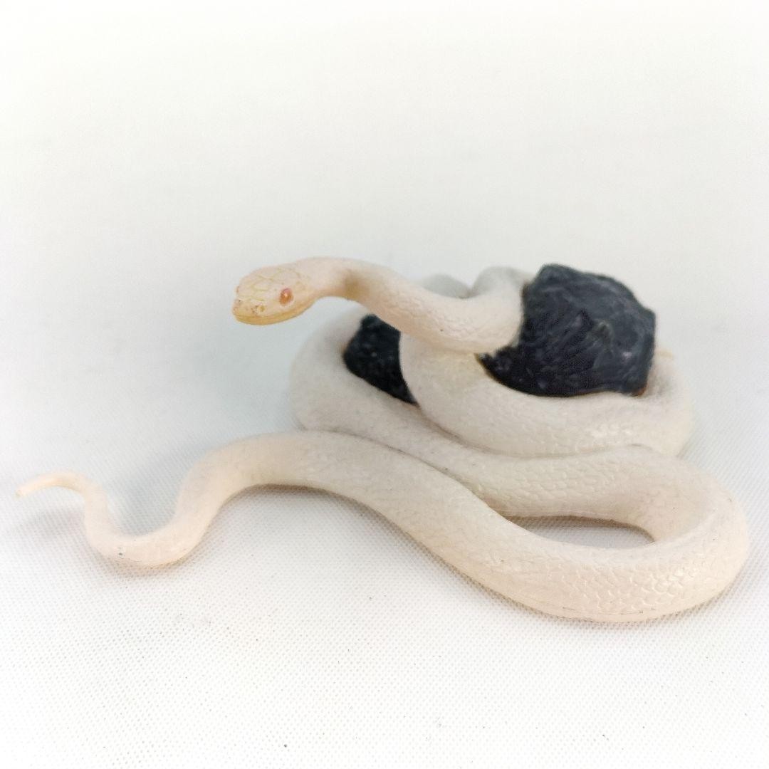 Kaiyodo Weekly Japanese Natural Monument White Snake Figure