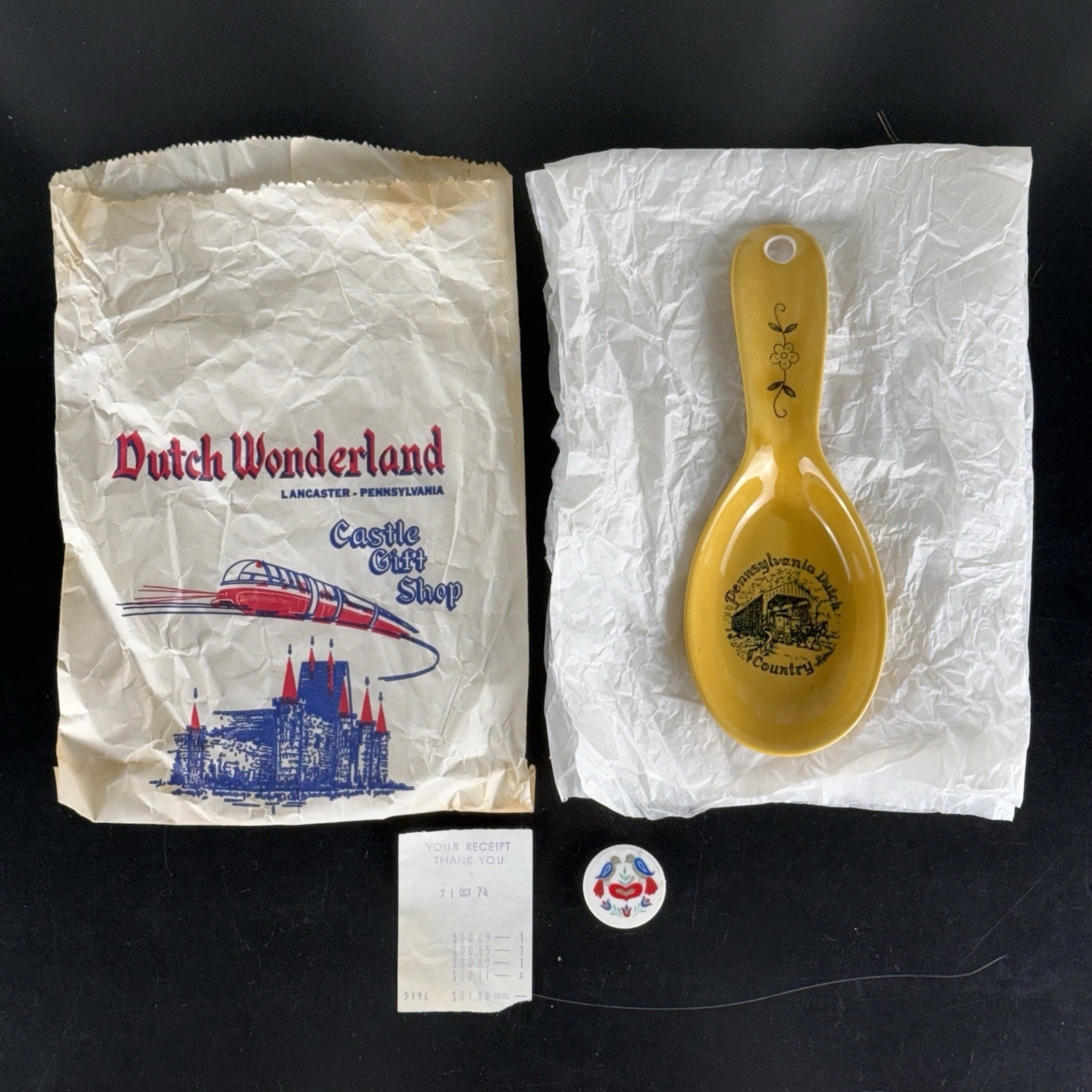 Vintage 1974 Pennsylvania Dutch Wonderland Spoon Rest & Fridge Magnet Set w/ Bag
