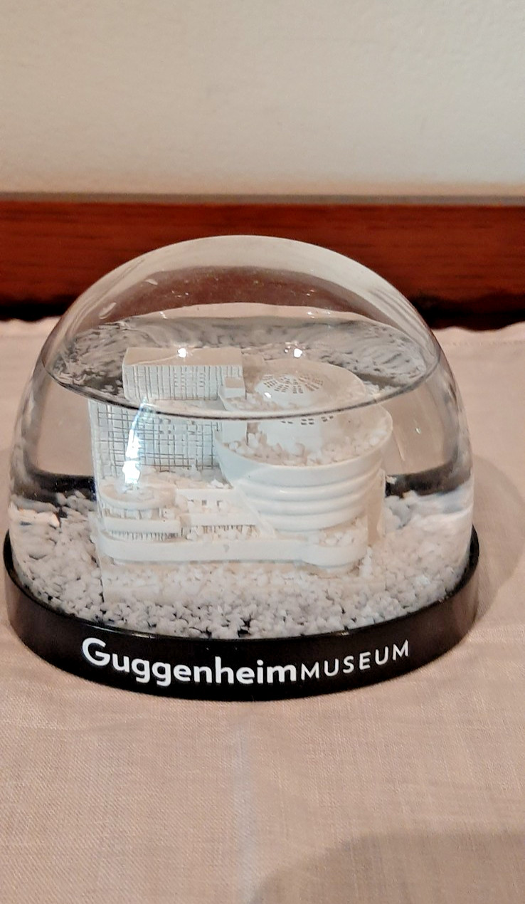 Souvenir Guggenheim Museum, NYC Souvenir Building Snow Globe/Dome (Rare)