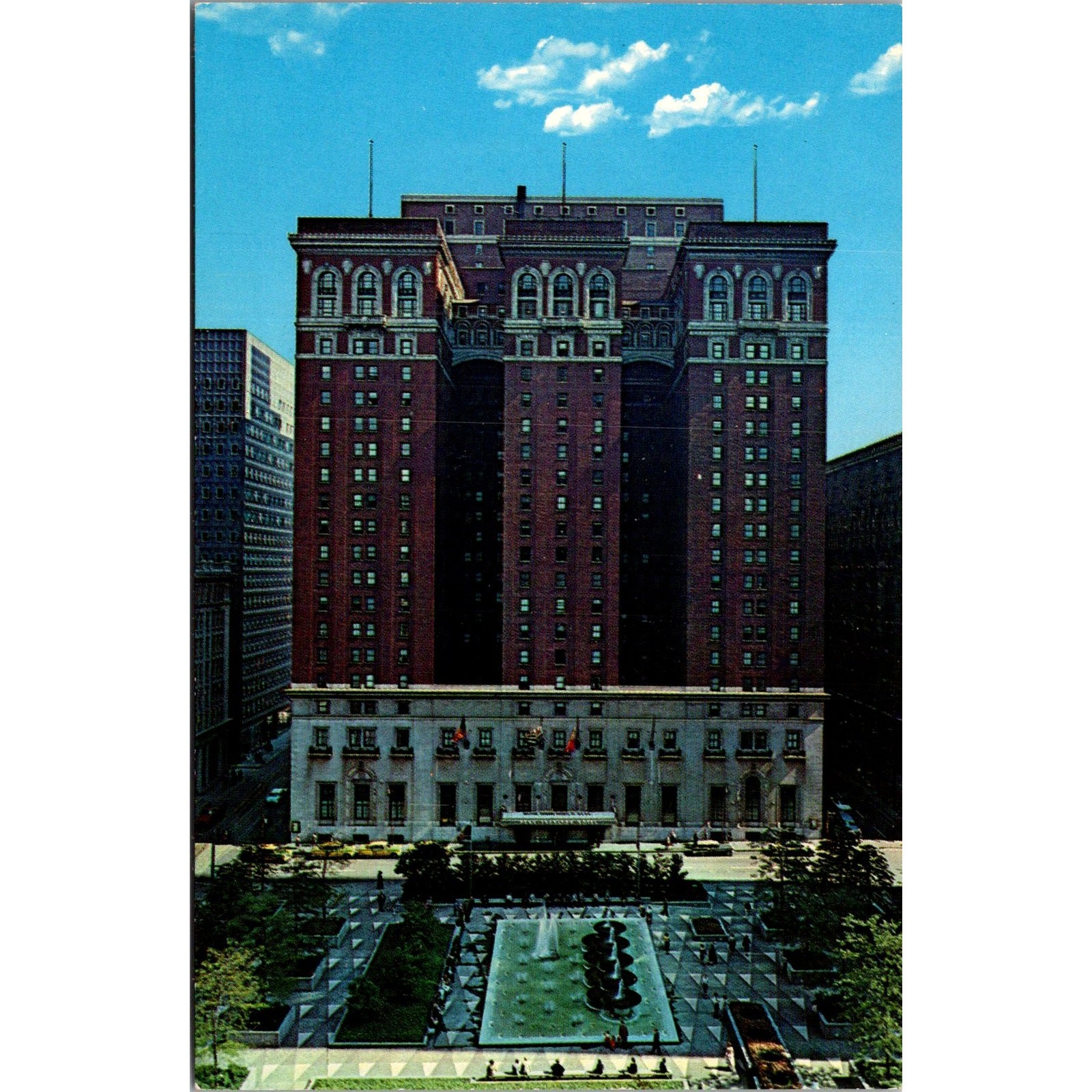 Penn-Sheraton Hotel Pittsburgh\'s Favored Hotel Vintage Postcard SPV14