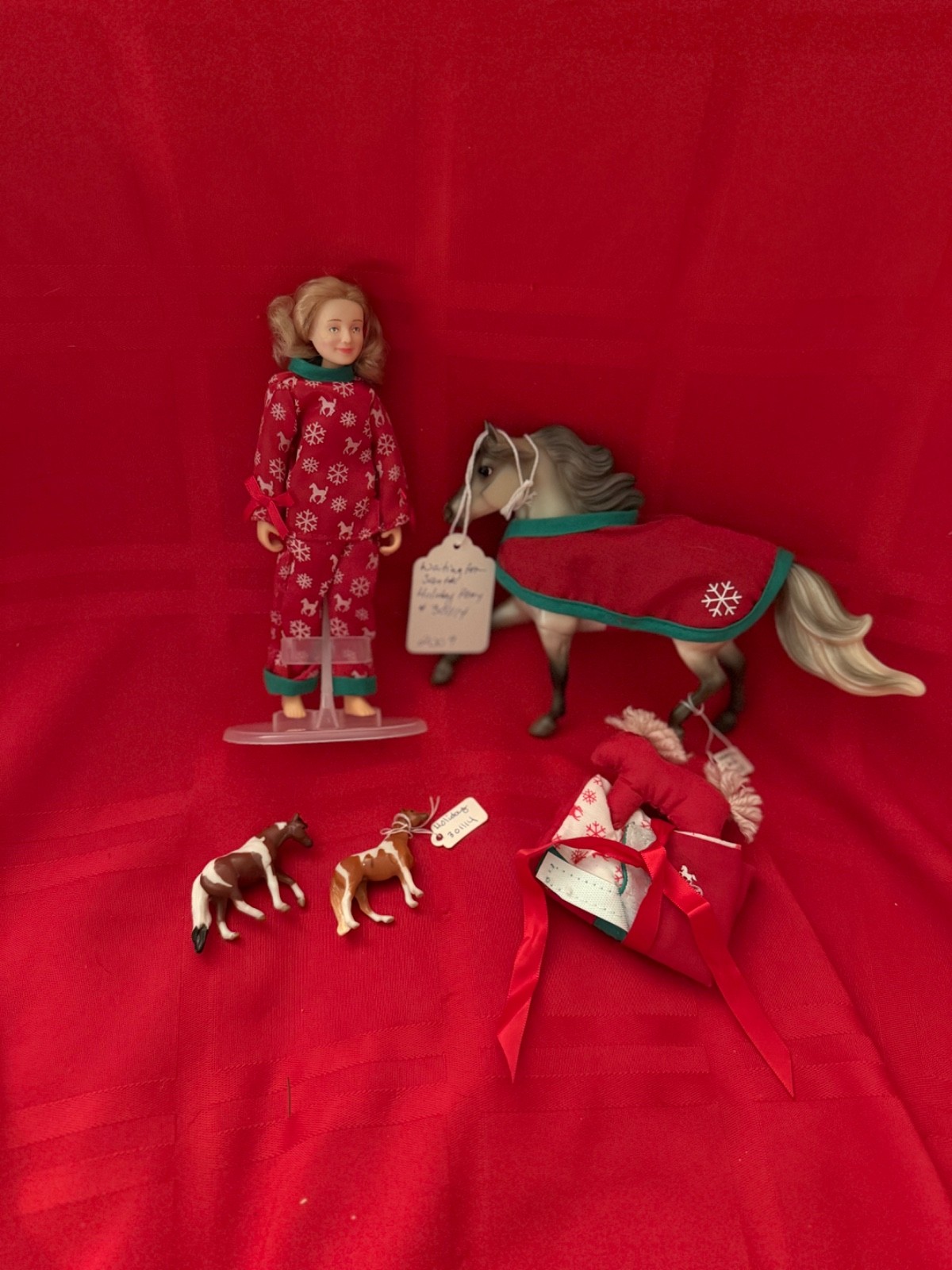 Breyer 301114 waiting for Santa