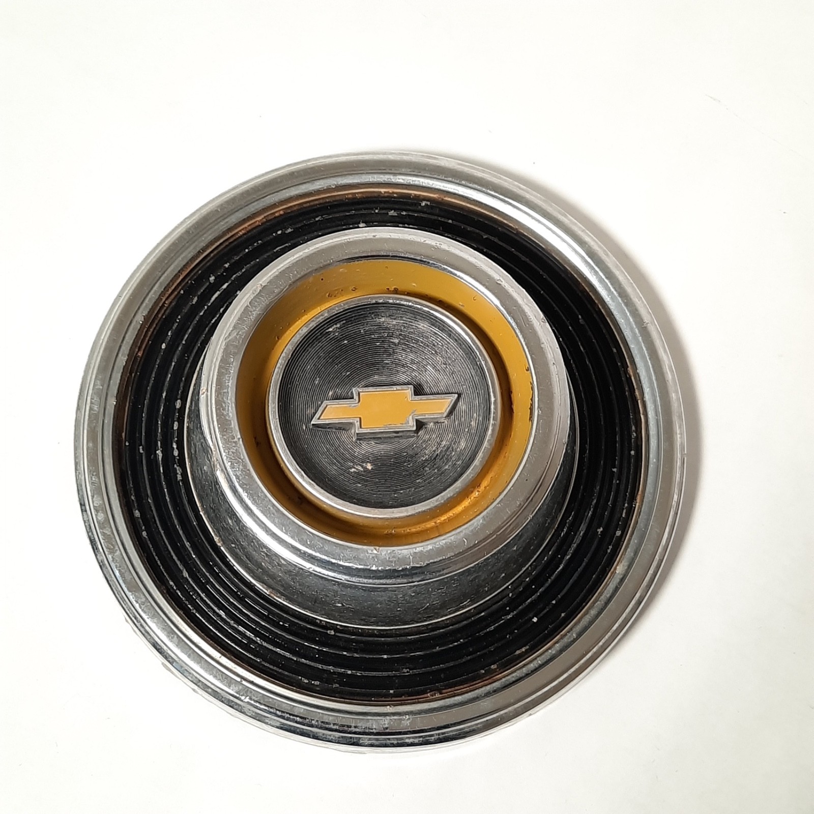 Vintage 1969 - 1972 Chevrolet C K Truck Blazer Center Hub Cap 3945078 Yellow