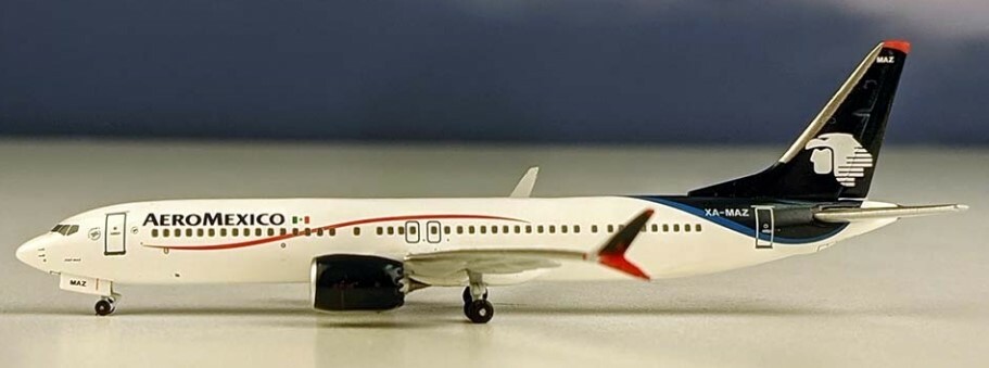 Aeroclassics AC411023 Aeromexico Boeing 737-Max 9 XA-MAZ Diecast 1/400 Jet Model