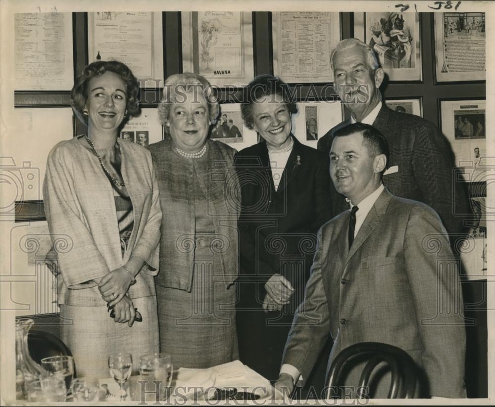1964 Press Photo Luncheon at Vieux Carre Restaurant - nob11088