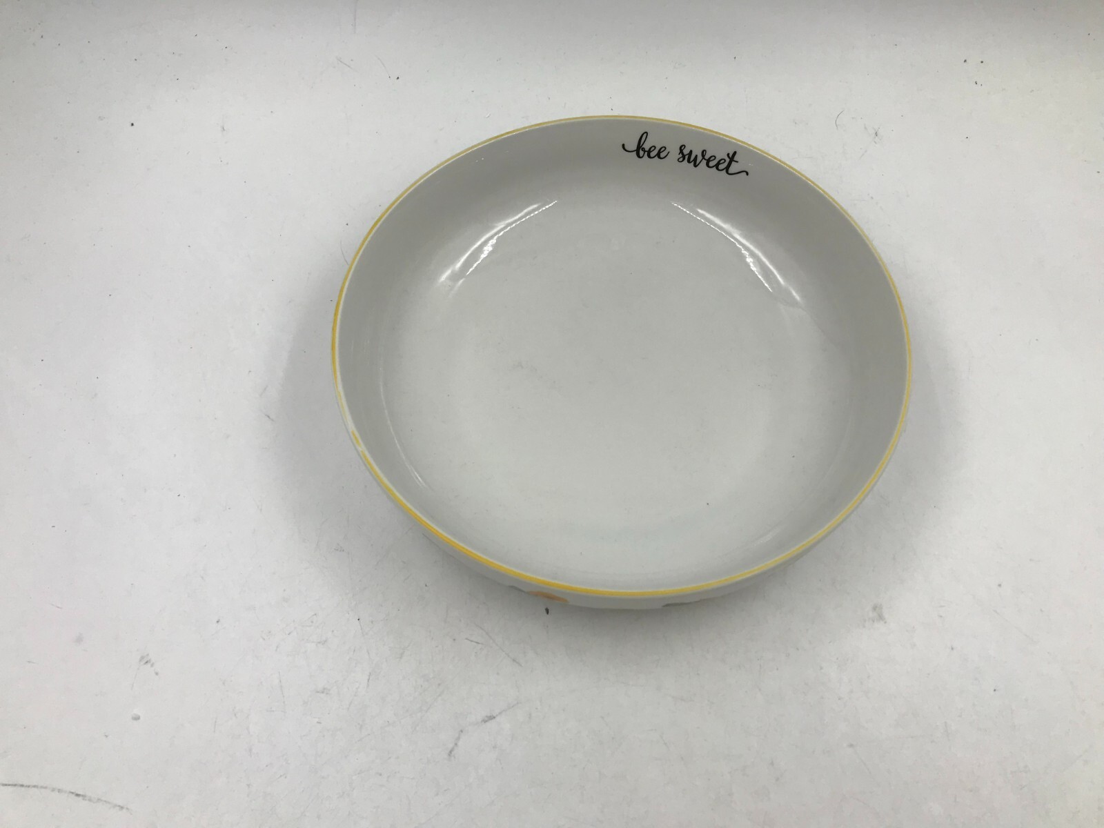 Ceramic 9in Queen Bee Sweet Serving Bowl BB01B27017
