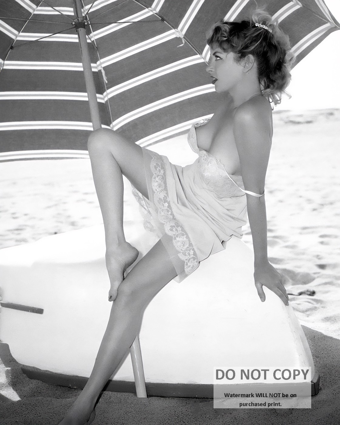 ACTRESS EVE MEYER PIN UP - 8X10 PUBLICITY PHOTO (WW-013)