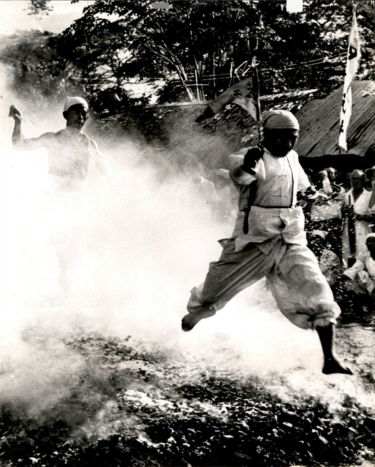 GA148 Original Photo FIREWALKER RUNS ACROSS HOT COALS Burning Embers Ceremony