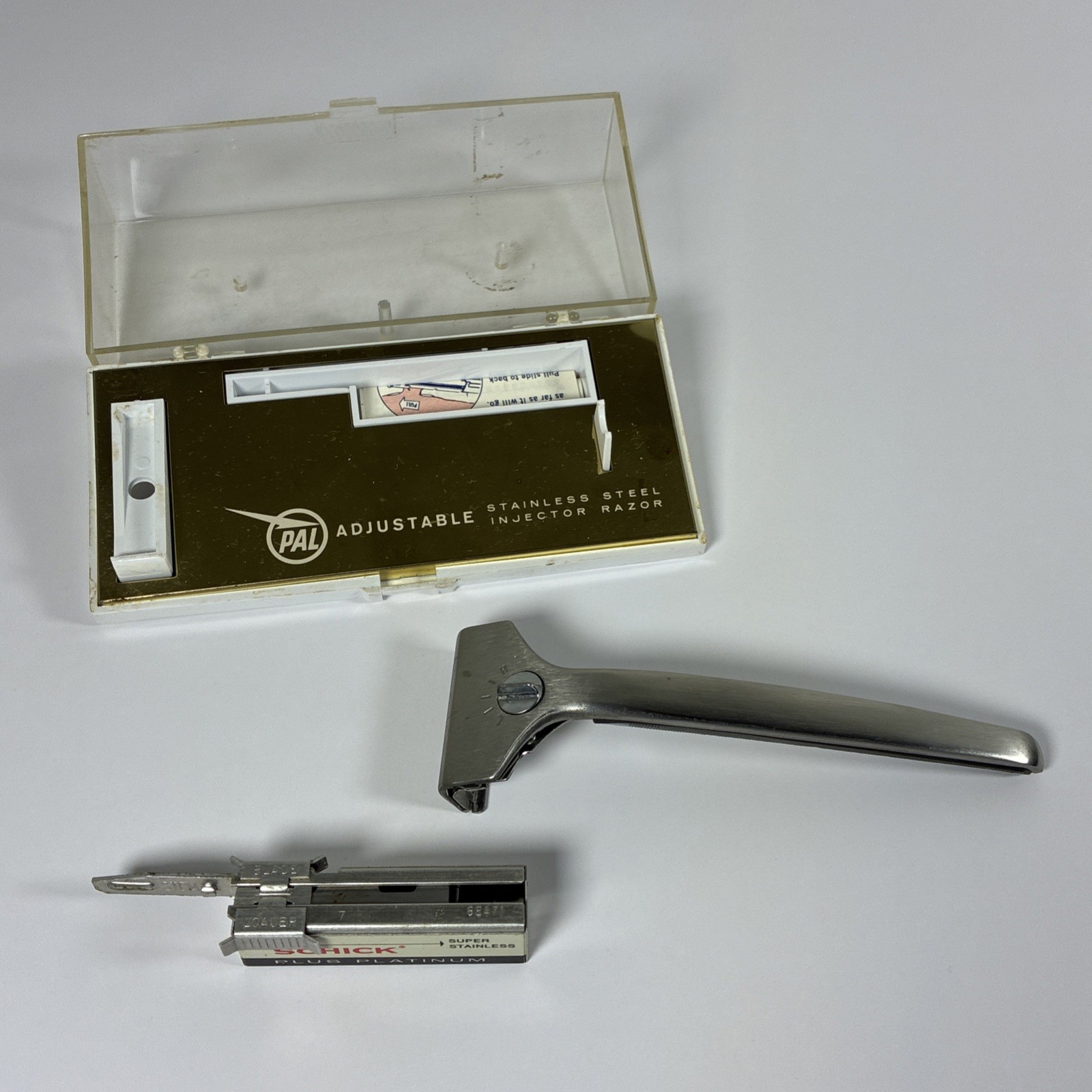 Vintage Pal Adjustable Stainless Steel Injector Razor in Original Case W/ Blades