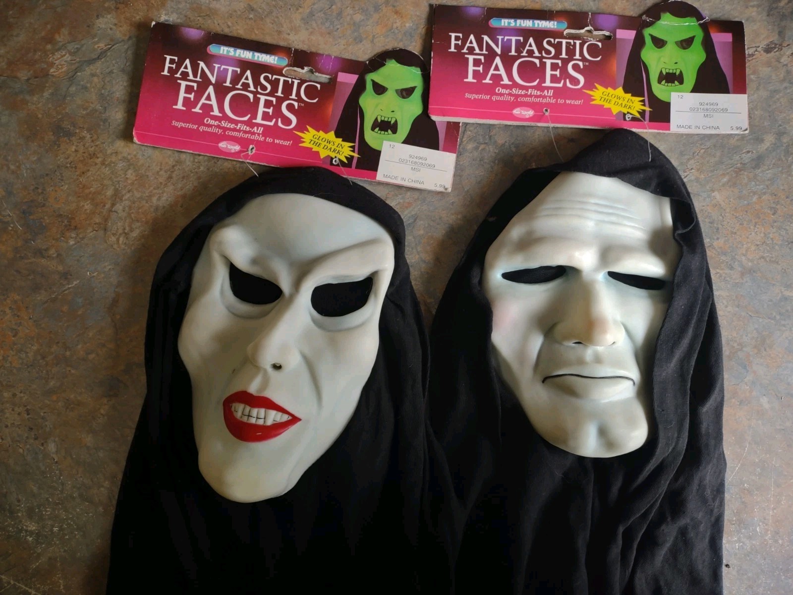 Fun World Easter Unlimited Fantastic Faces Lurch & Vampira Halloween Mask Scream