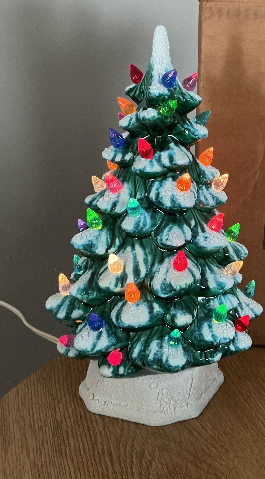 Vtg Holland Mold Ceramic Christmas Tree Lighted Flocked Green 12\