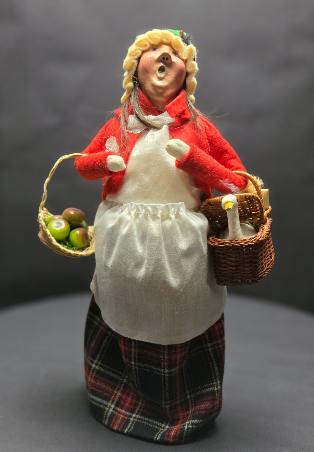 Byers Choice Caroler Woman Shopper Goose Apples Baskets Bread Christmas Vintage