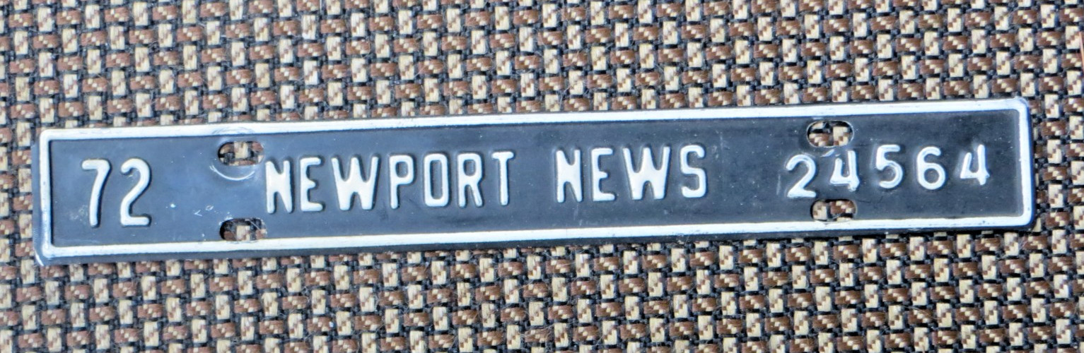 1972 NEWPORT NEWS VA BLACK/WHITE LICENSE PLATE TOPPER