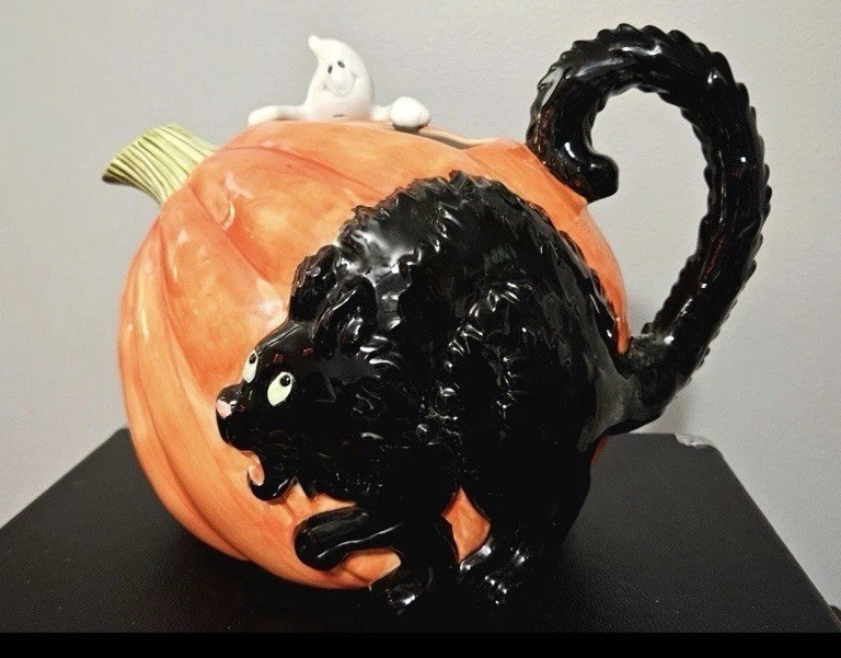 Vtg 1987 Fitz Floyd Halloween Pumpkin Pitcher Black Cat Ghost 3.5 QT Ceramic