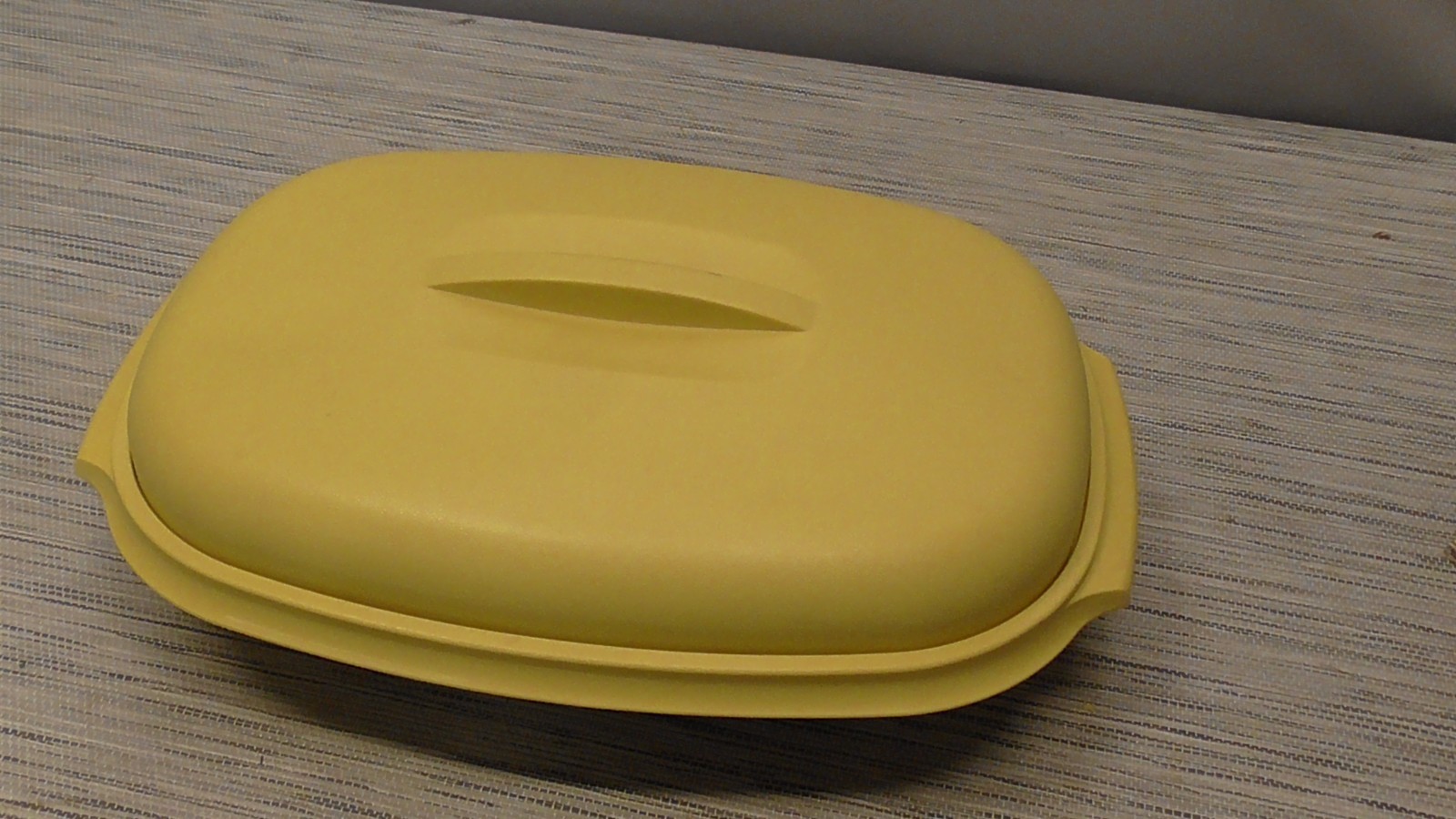 Vintage Tupperware  Harvest Gold Yellow oval with lid no strainer
