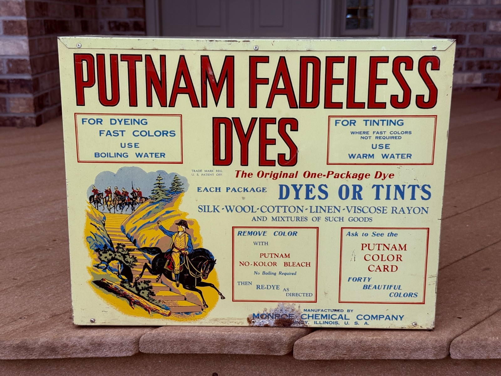 Vintage Putnam Fadeless Dyes Metal Country Store Display Cabinet Cabinet Sign