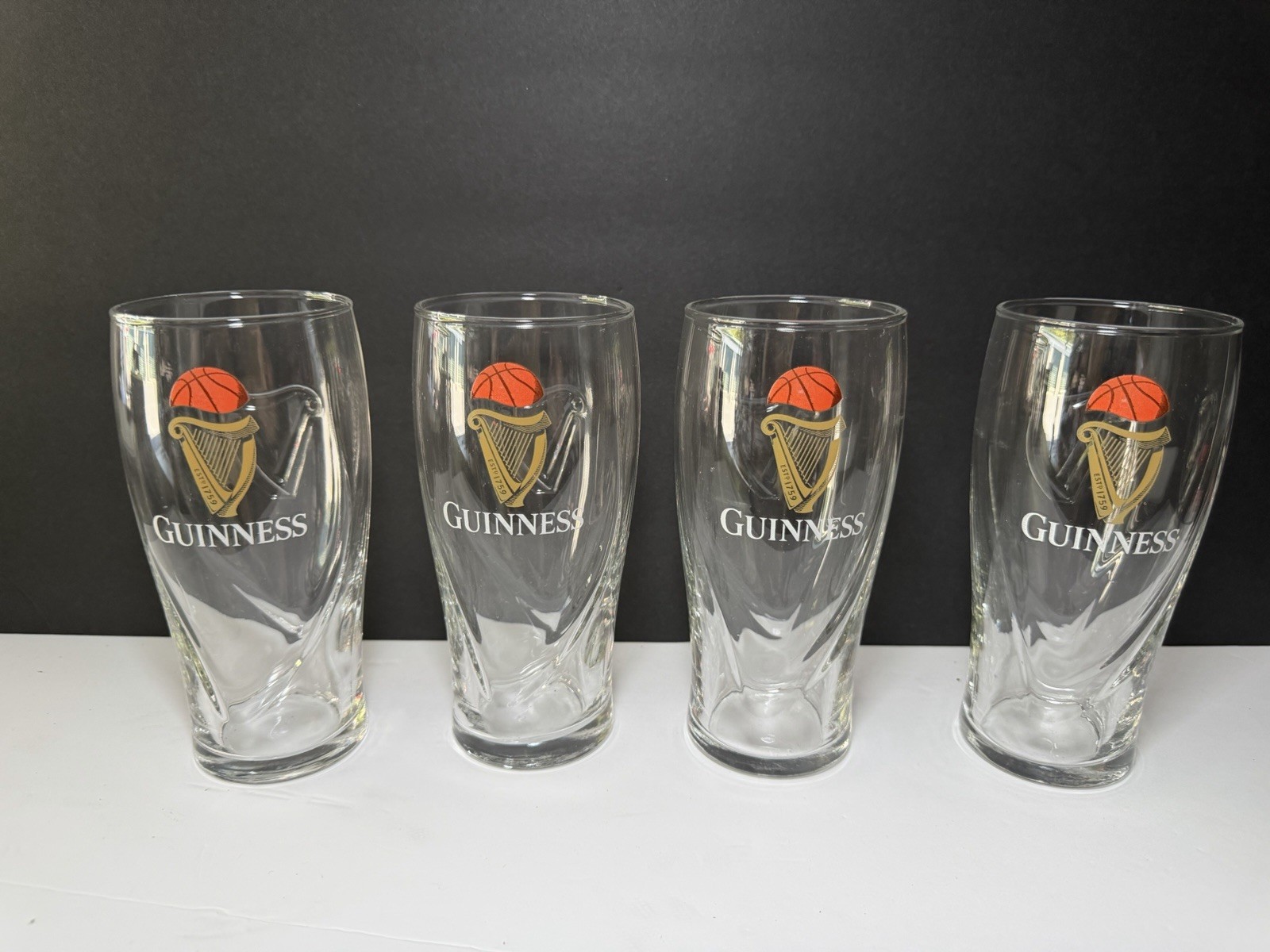 Guinness NEW Glasses Embossed SET Of 4 Harp 20 oz / Basketball Beer Barware
