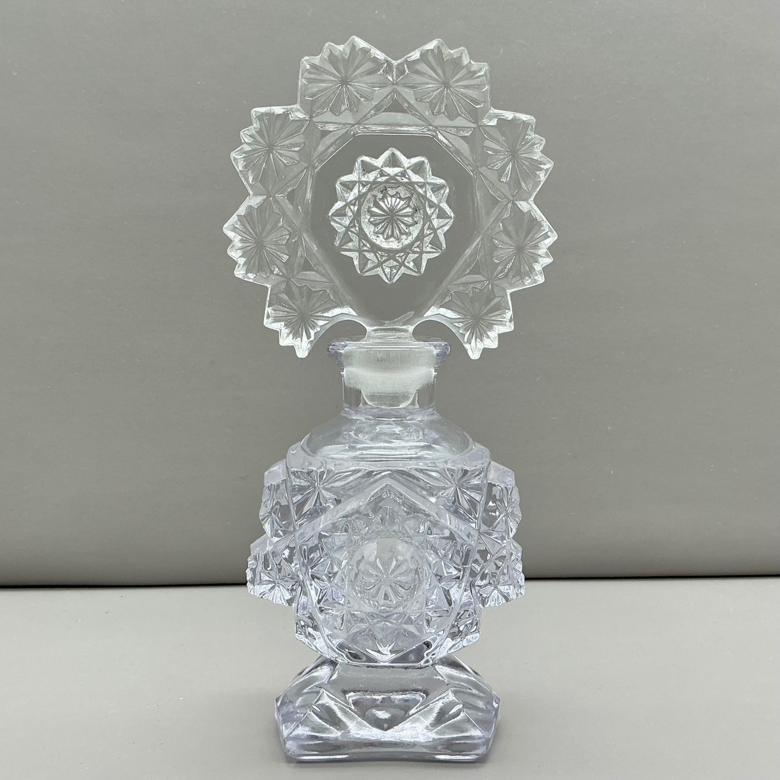 Vintage Perfume Bottle Clear Pressed Glass Starburst Fan Stopper Art Deco 6.25\