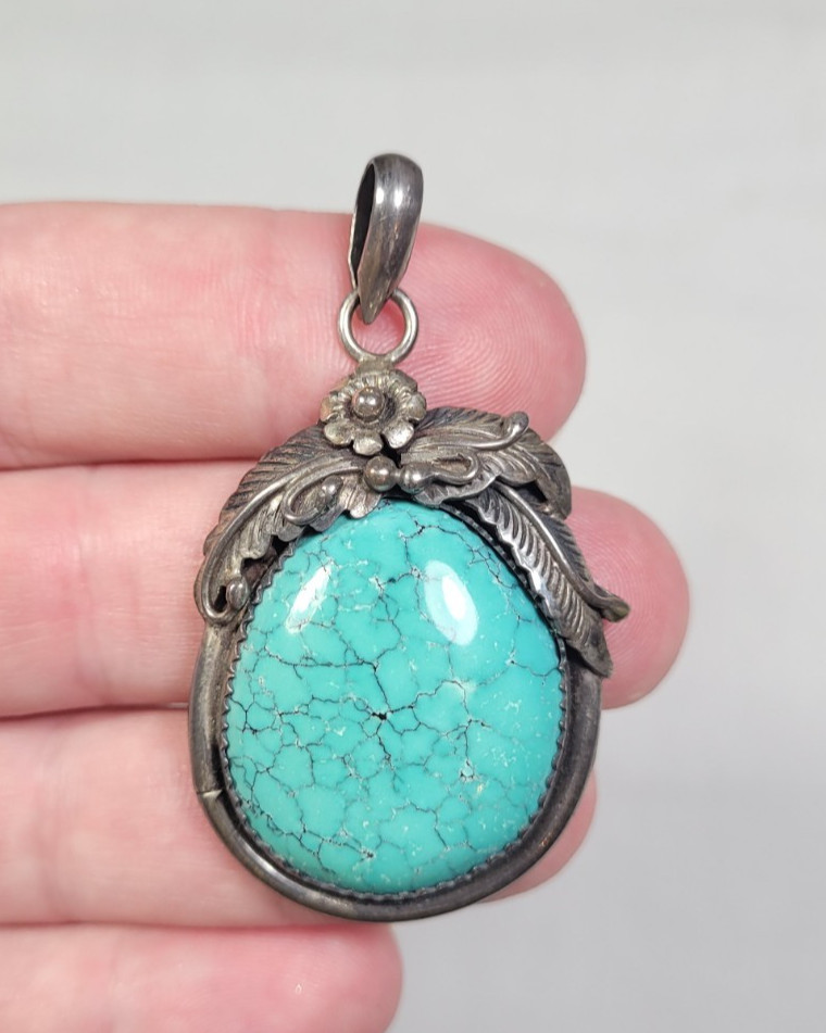 Vintage Navajo Sterling Silver Turquoise Pendant Flower & Feathers - 21 Grams