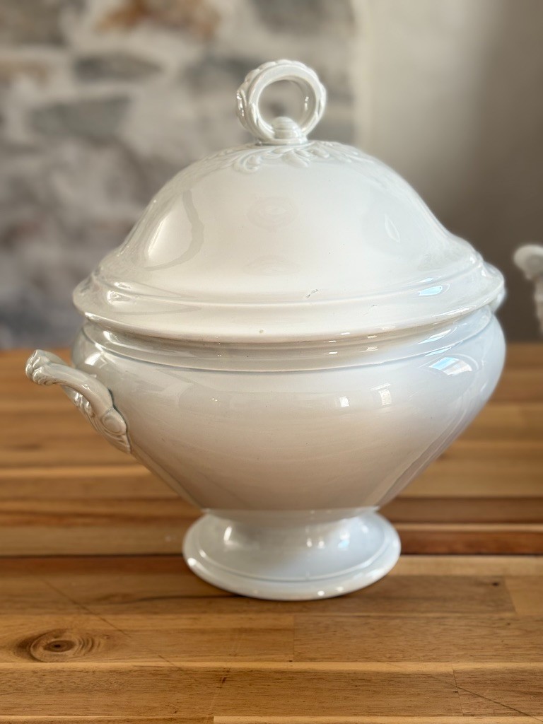 Large Antique French White Ironstone Soup Tureen Creil et Montereau 19th Century