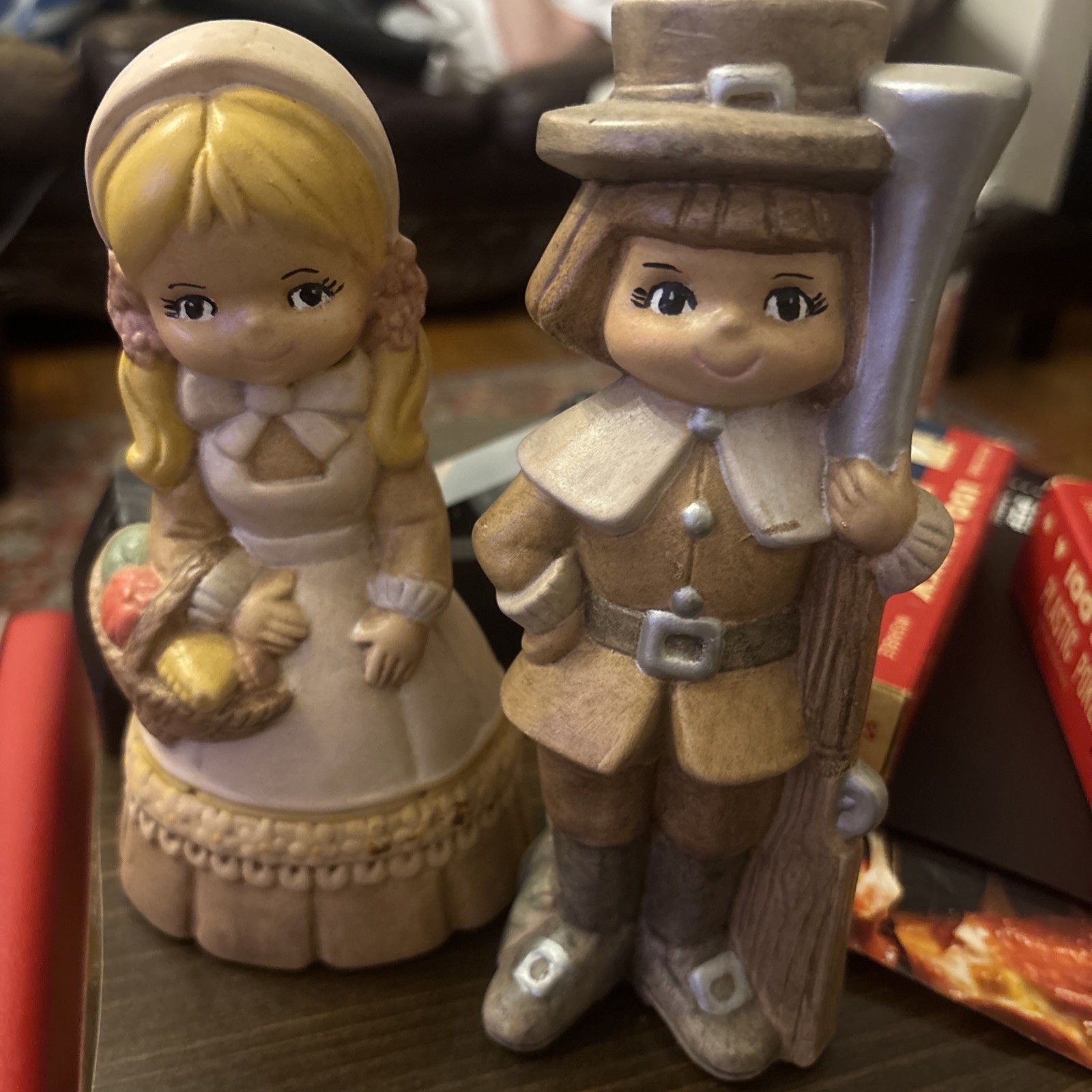 Vtg Hand Painted Ceramic Thanksgiving Pilgrim Colonial Figurines 1970s Boy Girl