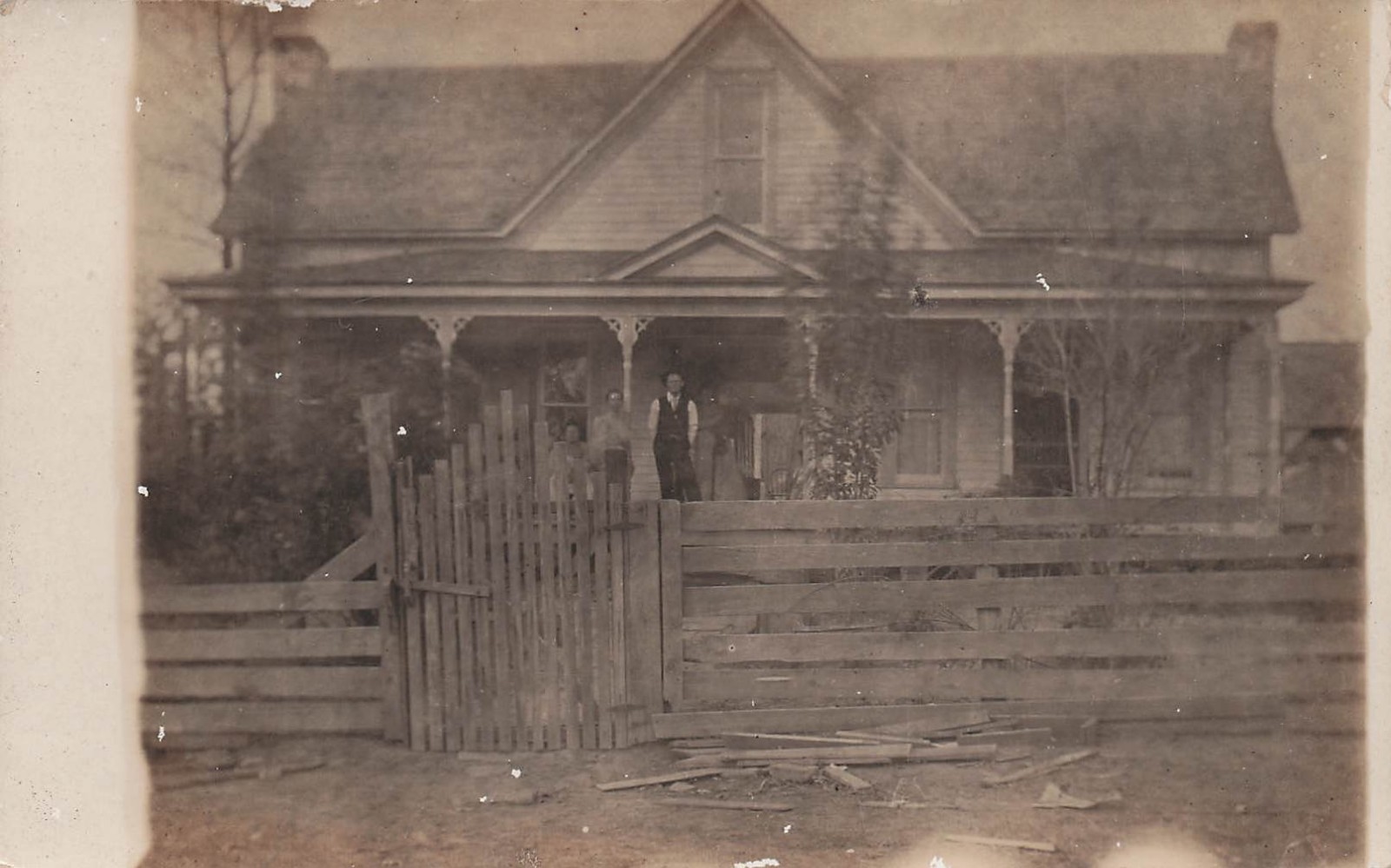 RPPC Victorian Farmhouse Family Homestead Rural Home Photo Vtg Postcard K32