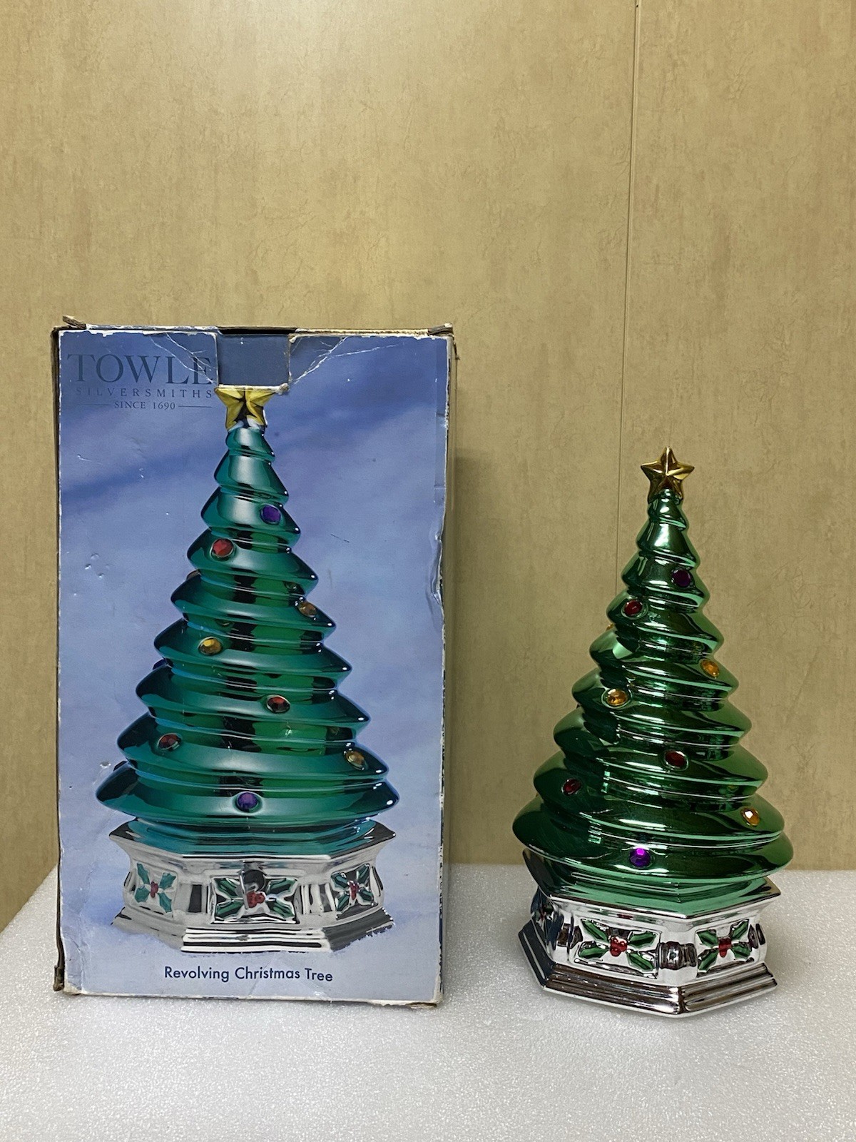 Towle Silversmiths Ceramic Musical Revolving Christmas Tree With Jewels
