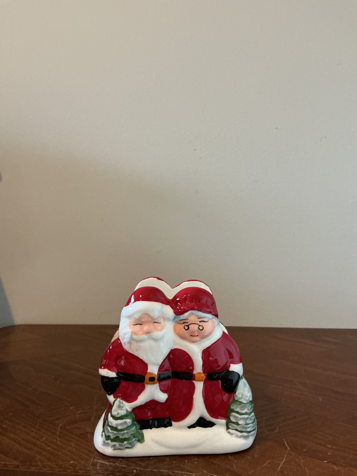 Publix Season's Greeters Santa Mrs Claus Ceramic Napkin Holder Limited Edition