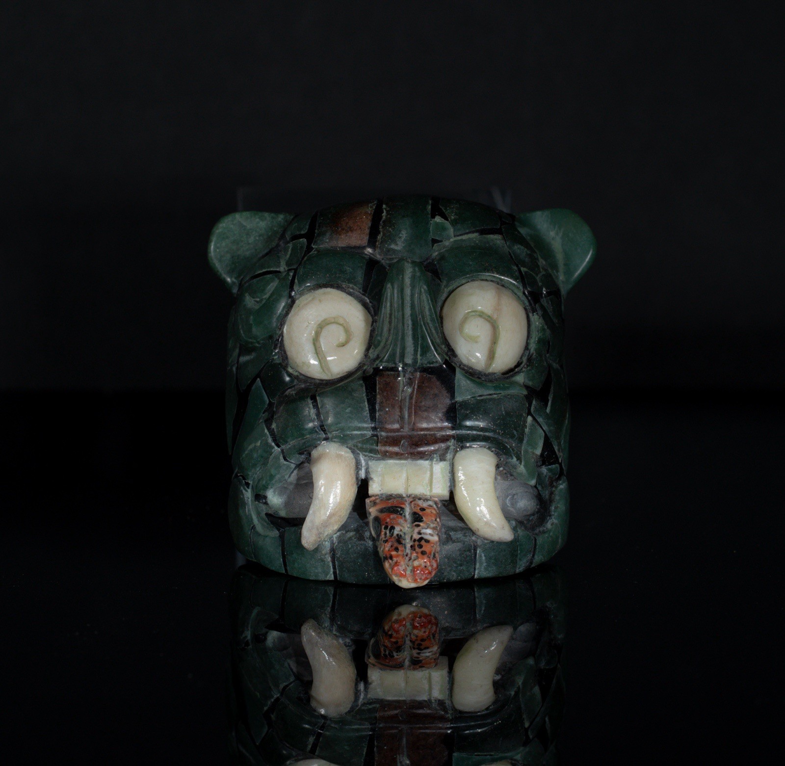 Handcrafted pendant from Aventurine corundum teeth and eyes of bone & Spondylus