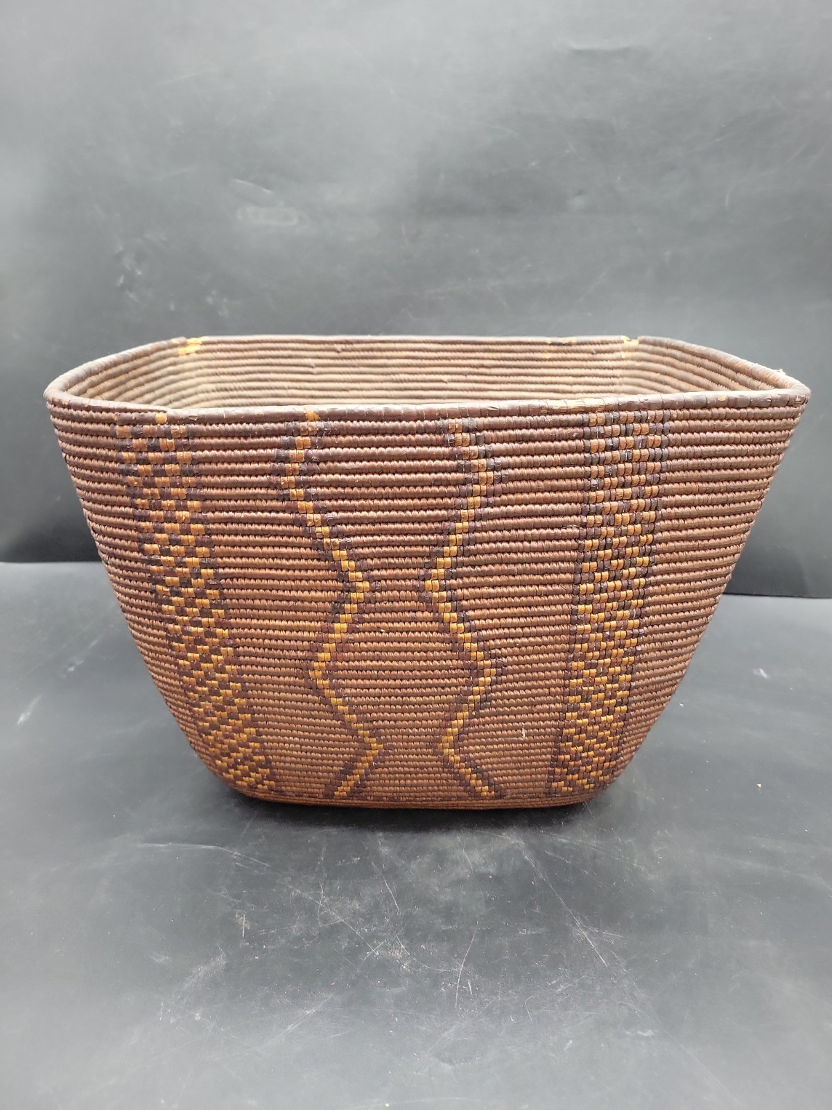 ATQ LARGE Native American First Nation Imbricated Thompson River Salish Basket