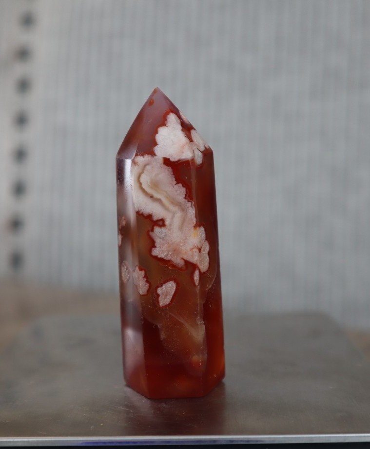 CARNELIAN FLOWER POINT 2.66 INCHES TALL/ 53.5 GRAMS