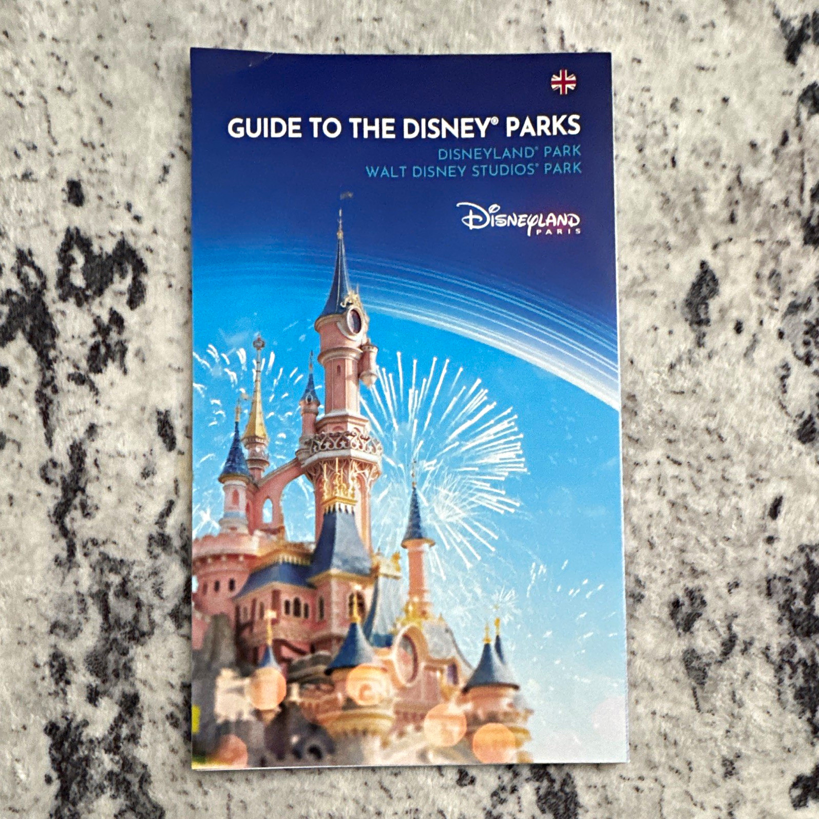 Disneyland Paris Disney Parks Guide Map - Disneyland & Walt Disney Studios 2025
