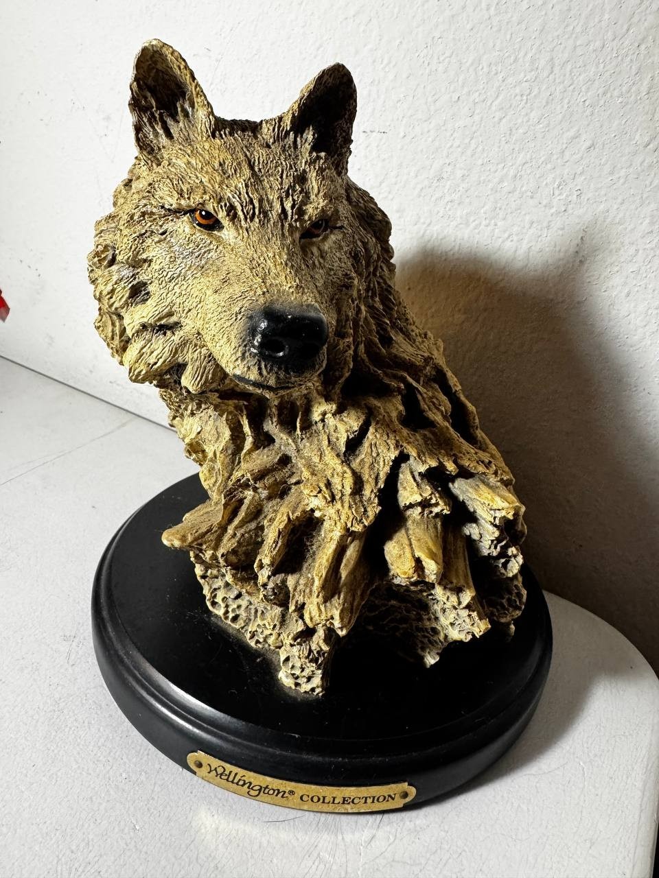 Wellington Wolf Driftwood Style Wilderness Realistic Sculpture Wood Base 8\