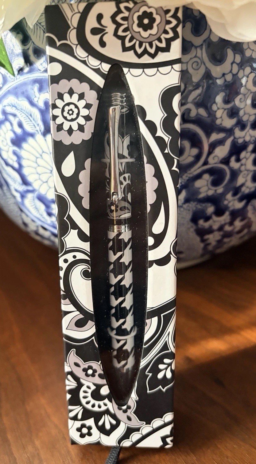 Vera Bradley ~ Ball Point Pen ~ Midnight Paisley ~ NWT ~ Boxed 🖤