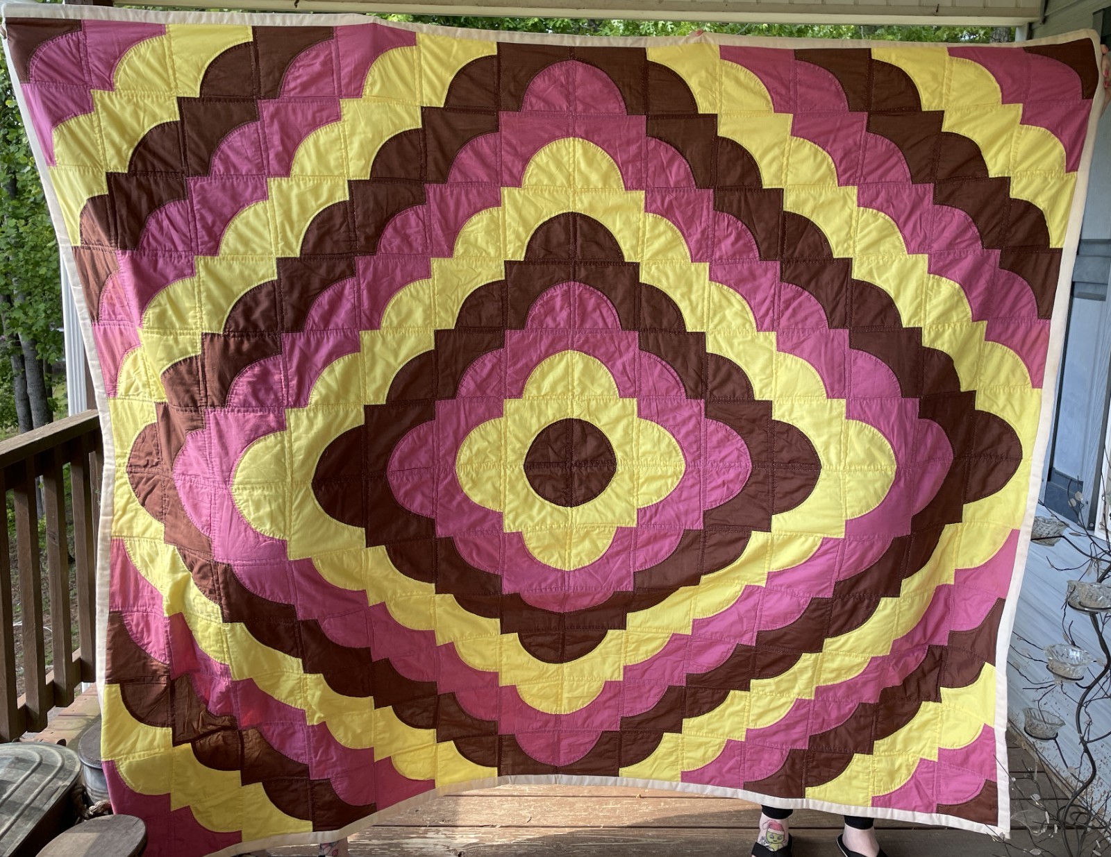 Vtg Hand Stitched Quilt 75 X 87 Full Scallop Wave/Drunkard Path Magenta/Yellow