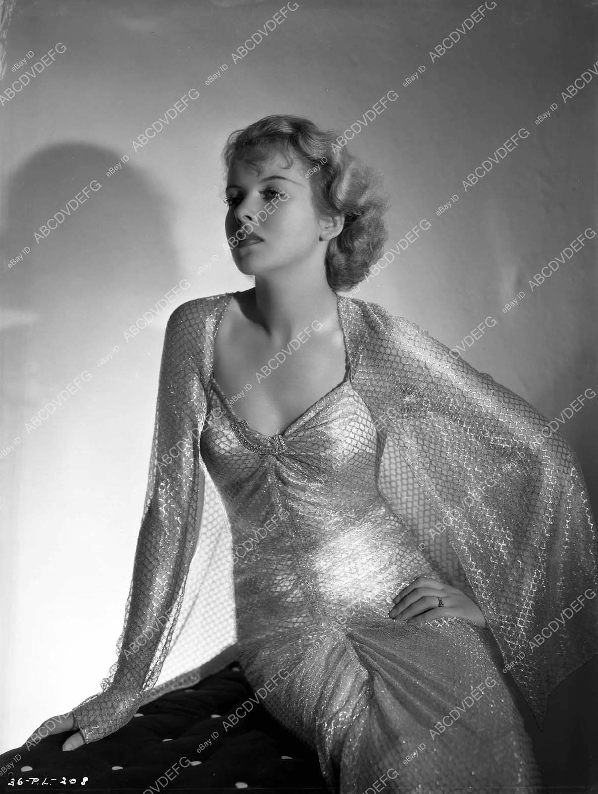 ) Ida Lupino costume wardrobe shots One Rainy Afternoon