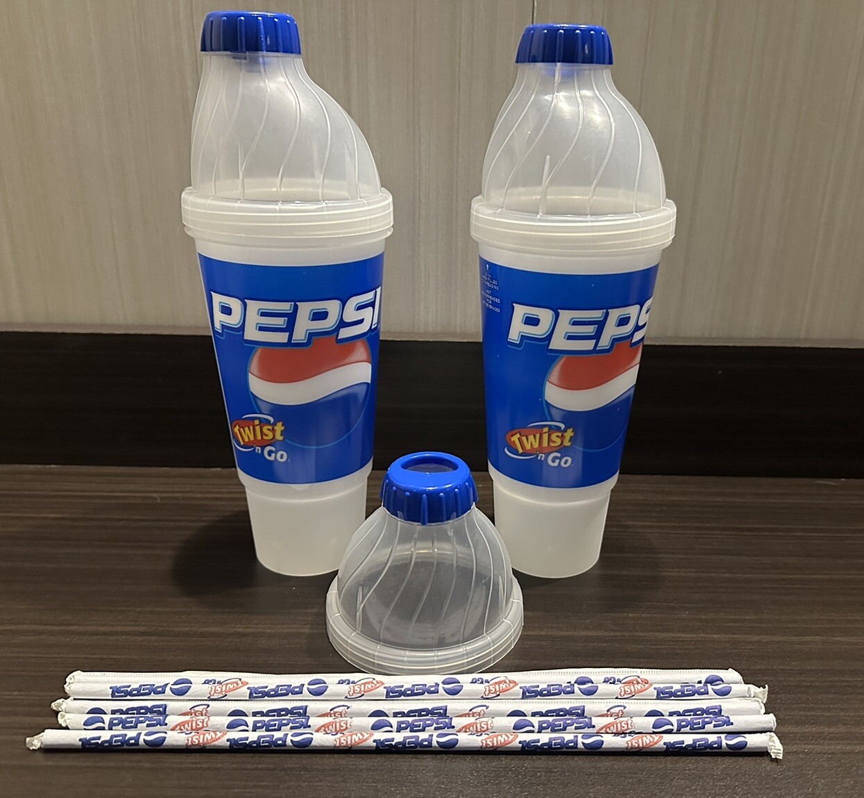 2 x Vintage 1990s Pepsi Twist n' Go 32oz. Cup w/ Xtra Lid & 5 Straws - RARE