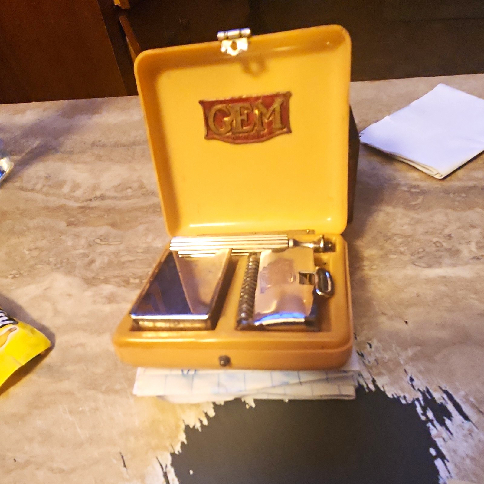 1912-GEM Vintage Travel Shaving Set in Case with Razor and Blade Box