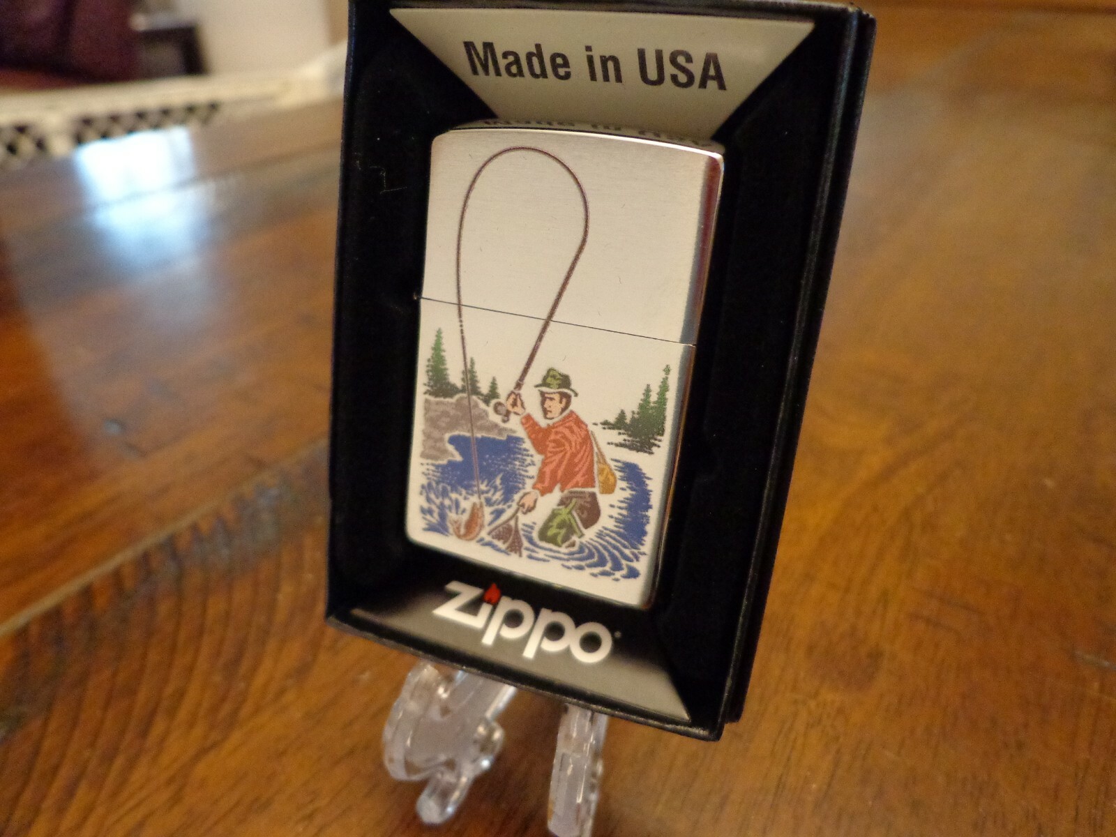 FLY FISHERMAN SPORTS SERIES TROUT FISH ZIPPO LIGHTER MINT IN BOX