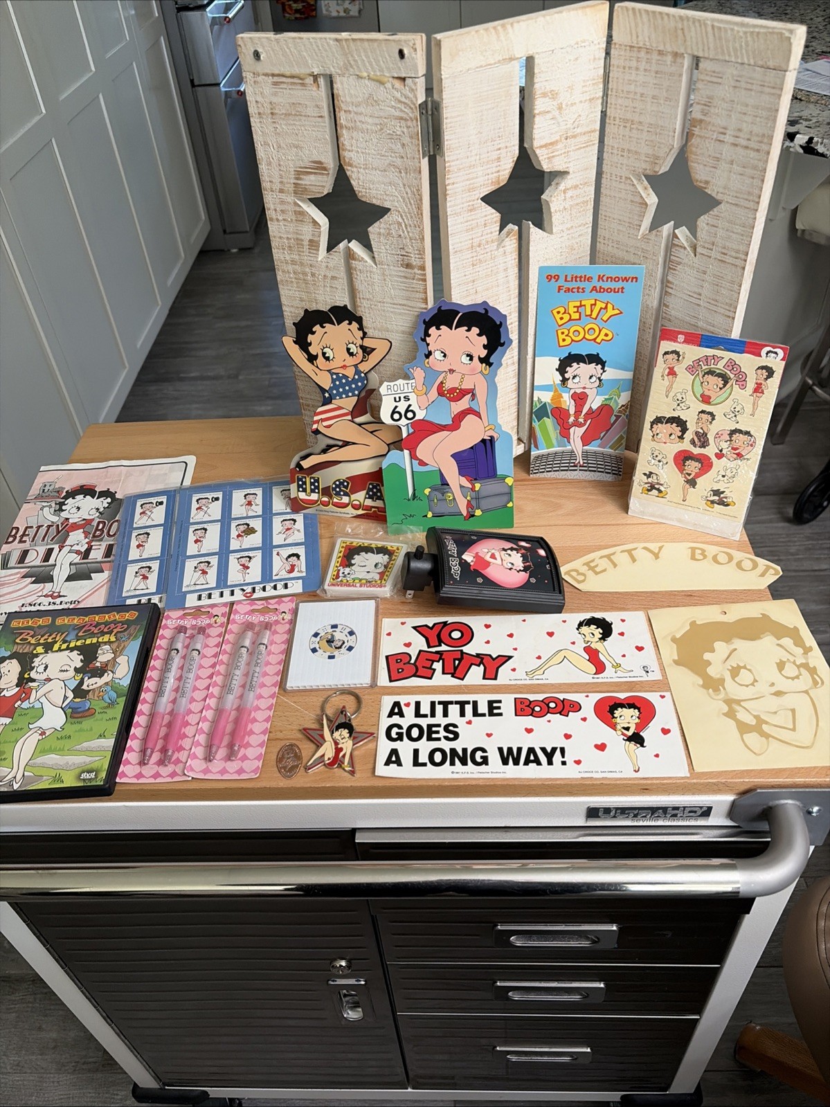 (25A). Vintage Betty Boop  Lot of Fun 